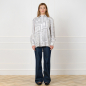 Preview: Oversize-Bluse mit Ornamentmuster in Offwhite und Grau